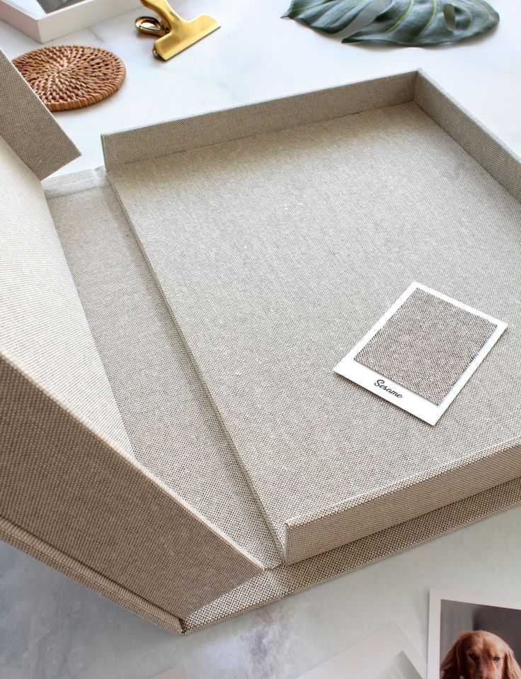 Clamshell Boxes
